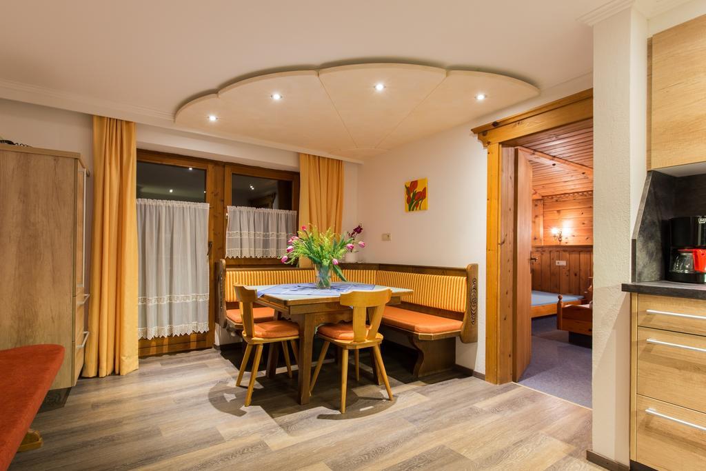דירות ניוסטיפט אים סטובאיטל Haus Waldesruh מראה חיצוני תמונה
