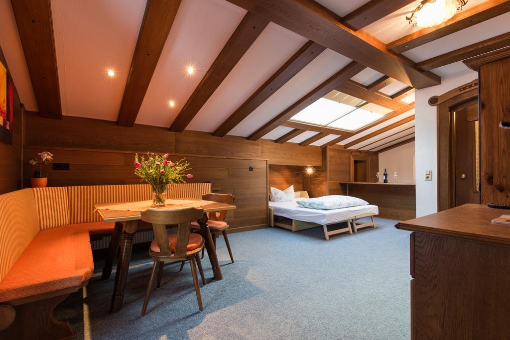 דירות ניוסטיפט אים סטובאיטל Haus Waldesruh מראה חיצוני תמונה